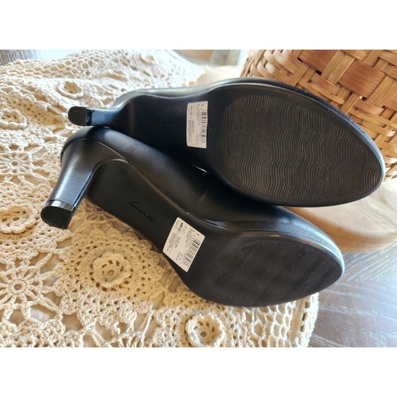 Clarks Adriel Viola Black Pumps Women's size 7.5, 9.5W, 10M - Picture 10 of 13
